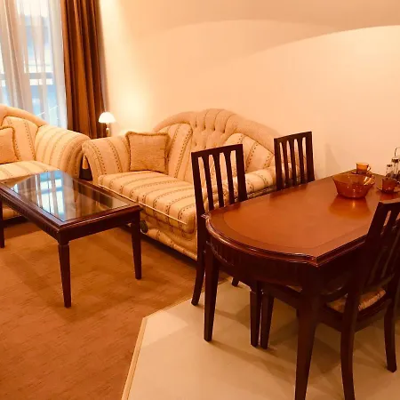 Luxury Downtown - Gondola Банско